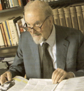 Eugenio Corti nel suo studio